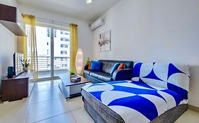 Super Location, St Julians, 2 Bedroom, Paceville Apt 7 By Vaganza